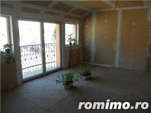 Triplex 10 camere in Comanesti - imagine 4