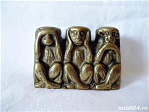 Trei maimute bronz an 1955