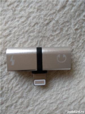 Adaptor splitter 8pin audio pt casti si incarcare simultana iphone,ipad,ipad,etc.                   