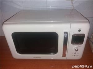  Cuptor cu microunde