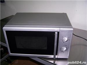  Cuptor microunde  - imagine 2
