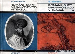 32 volume din colecţia "Lyceum"