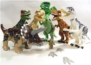 Dinozauri giganti de 30 cm tip Lego cu Carnotaurus si Indoraptor (multe modele disponibile)