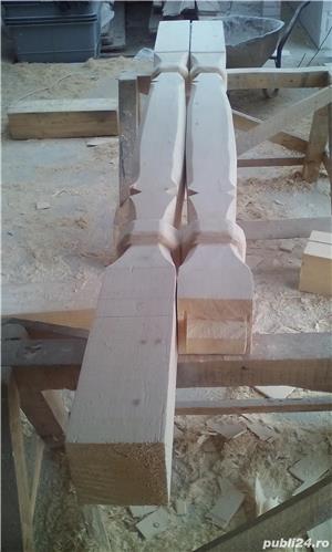 Stilpi din lemn sculptati - imagine 2