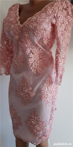 Rochie de okazie unicat,model superb,dantela bumbac cu aplicati manuale de perle - imagine 2