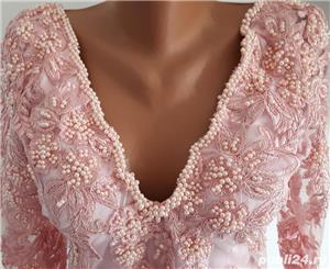 Rochie de okazie unicat,model superb,dantela bumbac cu aplicati manuale de perle - imagine 6