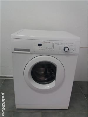 Masina de spălat rufe Bauknecht    4oo lei. 