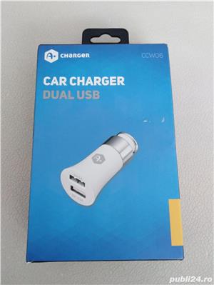 Vand Incarcator Auto  dual,,nou nout,la cutie