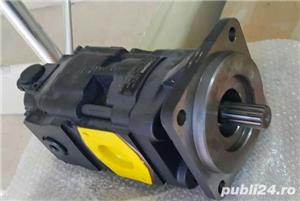 Pompa hidraulica buldoexcavator  Case 580 SR 
