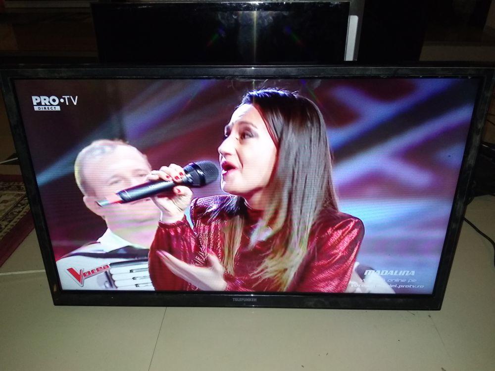 Vind led TELEFUNKEN full HD canale digitale HD,telec și suport originale,nici un defect .