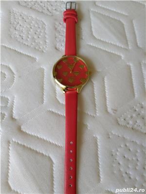 Ceas de mană pentru femei cadran cu inimioare culoare pe roșu - imagine 4