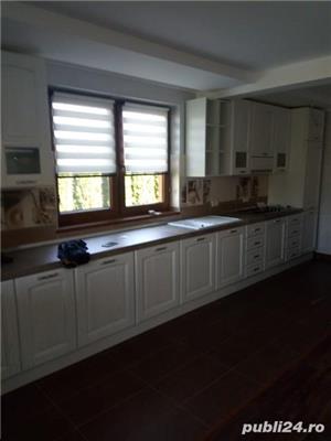 Pun parchet laminat și montez mobila