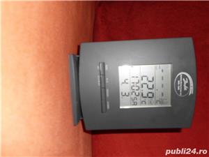 2 buc Statii meteo, ceas, doua alarme + higrometru,barometru,  prognoza - imagine 3