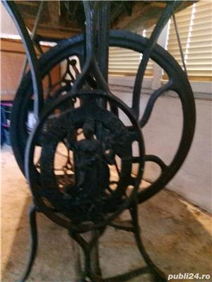 Vând mașină de cusut funcțională preț 450 ron tr.  - imagine 3