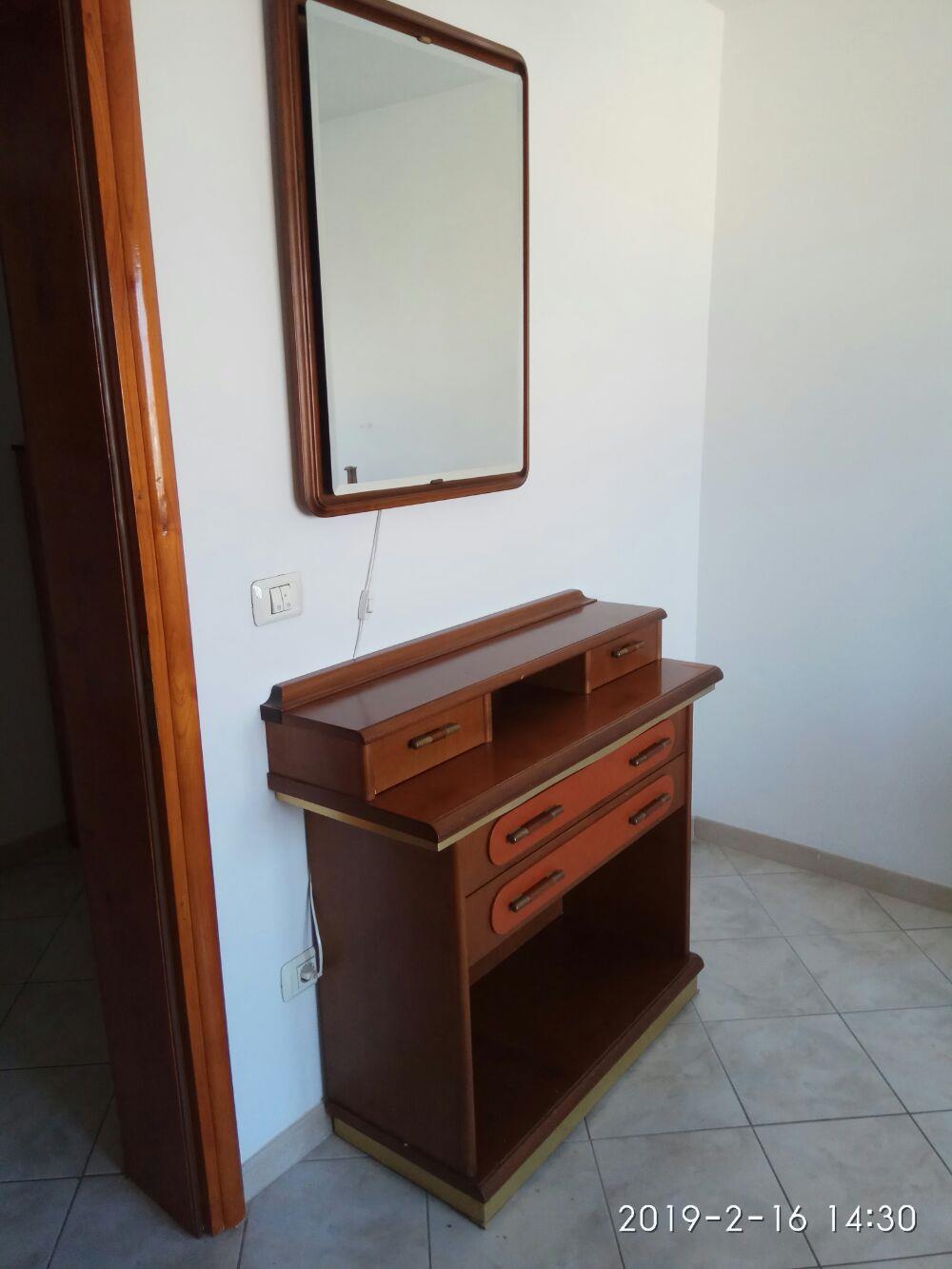 Vand comoda con oglinda 