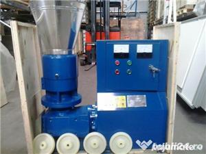 Presa Peleti Speciala rumegus 11kW cu 3 role, Germania