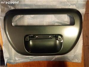 Ornament maner hayon Mitsubishi L200