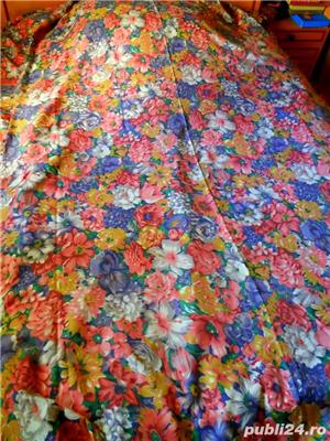 Cuvertura NOUA cu volane, pt pat 1 persoana- 140x220 cm - imagine 2