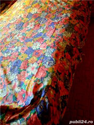 Cuvertura NOUA cu volane, pt pat 1 persoana- 140x220 cm - imagine 3