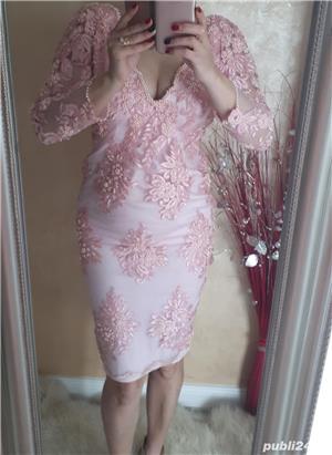 Rochie de okazie unicat,model superb,dantela bumbac cu aplicati manuale de perle - imagine 7