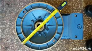 Reductor melcat i=20 ,flansa B5 pt presa peleti lemn 1500lei 