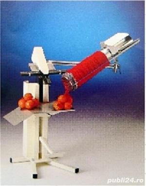 Masina pentru ambalat fructe ,legume si alte produse, in plasa tubulara