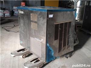 Mașină de făcut fulgi de gheață Hoshizaki FM-200AEE-N - imagine 3
