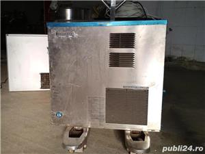 Mașină de făcut fulgi de gheață Hoshizaki FM-200AEE-N