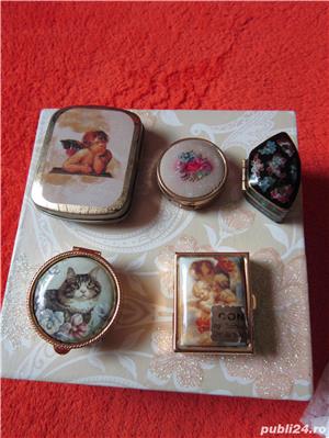 Vintage Pocket  Pill Box de colectie aurie, capac cu inger - imagine 4