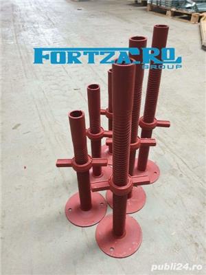 Picior pentru schela metalica reglabil