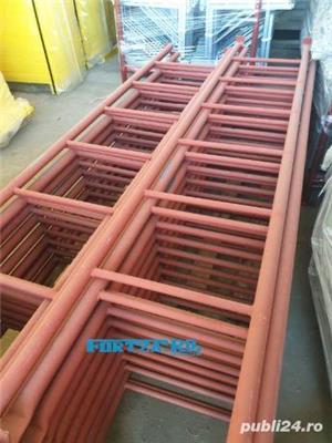 Scara pentru podina cu trapa pentru schela