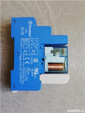 Releu Finder 40.52 24V DC, 8A 250VAC cu soclu