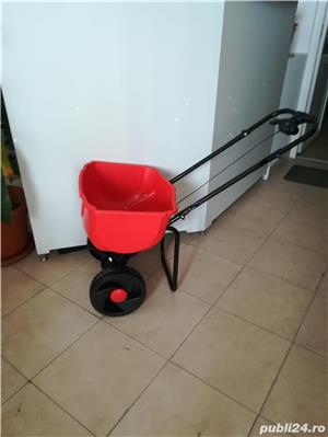 De inchiriat-Carucior pentru semanat si imprastiat ingrasamant sau material antiderapant - imagine 2