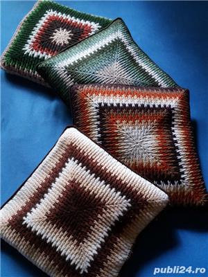 Pernite decor, NOI- 40x40cm- executate manual- umplutura puf gasca - imagine 2