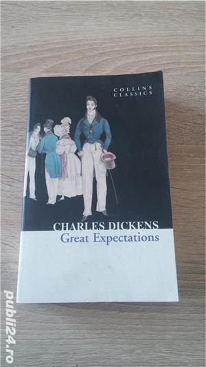 Great Expectations - Charles Dickens (Limba Engleza) 