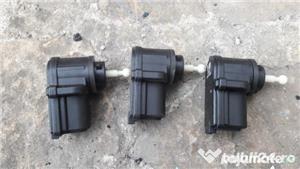 Motoras reglare faruri seat toledo, leon 1M - imagine 2 Motoras reglare faruri seat toledo, leon 1M - imagine 2