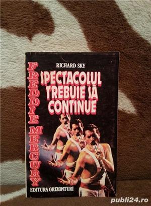 Freddie Mercury Spectacolul trebuie sa continue-Richard Sky