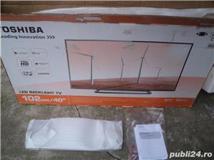 Led TV Toshiba 40L2400D , pentru piese , nou , display spart !