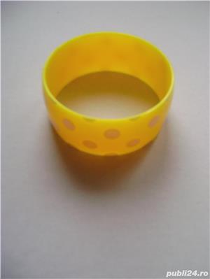 Brăţară plastic anii 80 - imagine 2