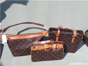 Posete diverse modele en gros!