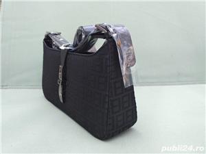 En gros!Poseta Fendi matase model elegant ! - imagine 2