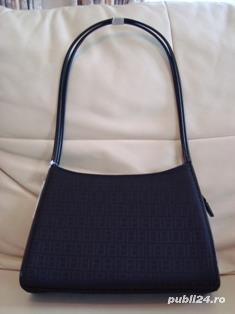 EN GROS!  100 de bucati diverse de posete Fendi -import Belgia! - imagine 6