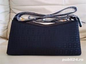 EN GROS!  100 de bucati diverse de posete Fendi -import Belgia! - imagine 10