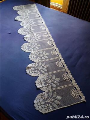 Perdea alba- NOUA- model vintaje cu flori albe si tenta bleu - imagine 3