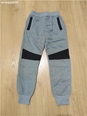 vand pantaloni noi trening pentru baieti - imagine 2