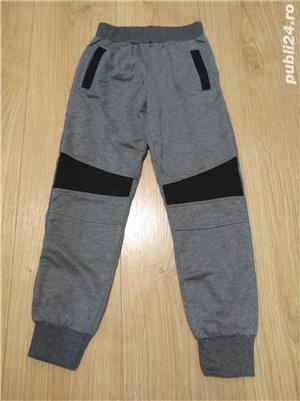 vand pantaloni noi trening pentru baieti - imagine 2
