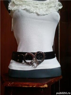 Curea cu catarama sub forma de catuse - imagine 2