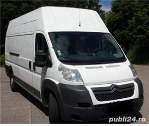 Închiriez microbuz cu  șofer. 