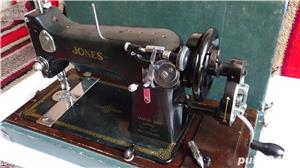 Masina De Cusut De Epoca Manuala Jones Family D53A, 1859