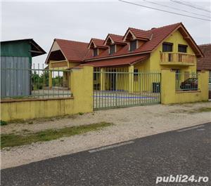 Vind casa familiala la12 km vest de Oradea - imagine 1